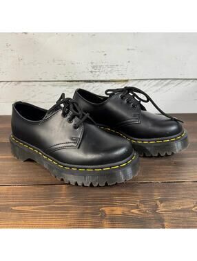 Dr. Martens 21084 Black Leather Round Toe Lace Up Oxfords, Men 4 Women 5
